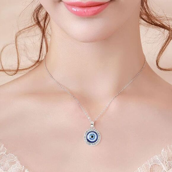 👁️ Silver Evil Eye Pendant Necklace 👁️ - Picture 4 of 12